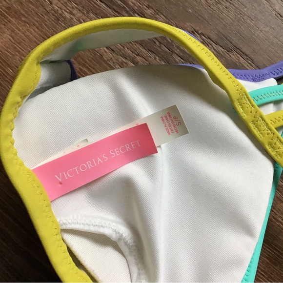 Size small swim wear - Picture 12 of 13